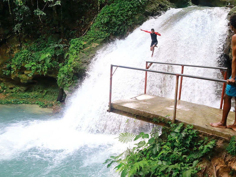 affordable-tours-jamaica-attractions-customized-day-ocho-rios-blue-hole