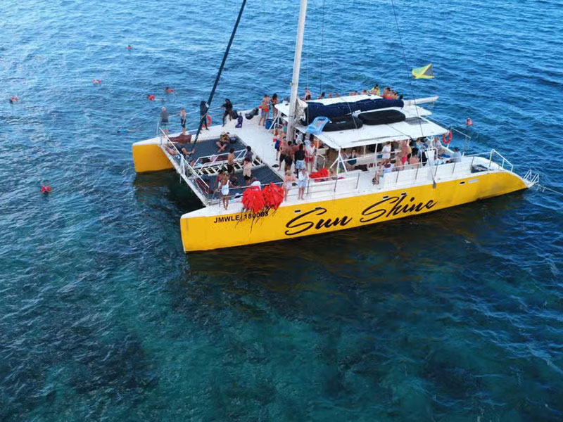 affordable-tours-jamaica-attractions-montego-bay-catamaran-cruise-adults-3