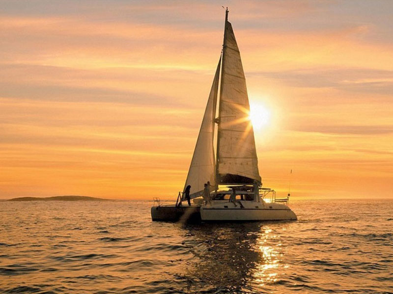 affordable-tours-jamaica-attractions-negril-catamaran-booze-cruise-evening